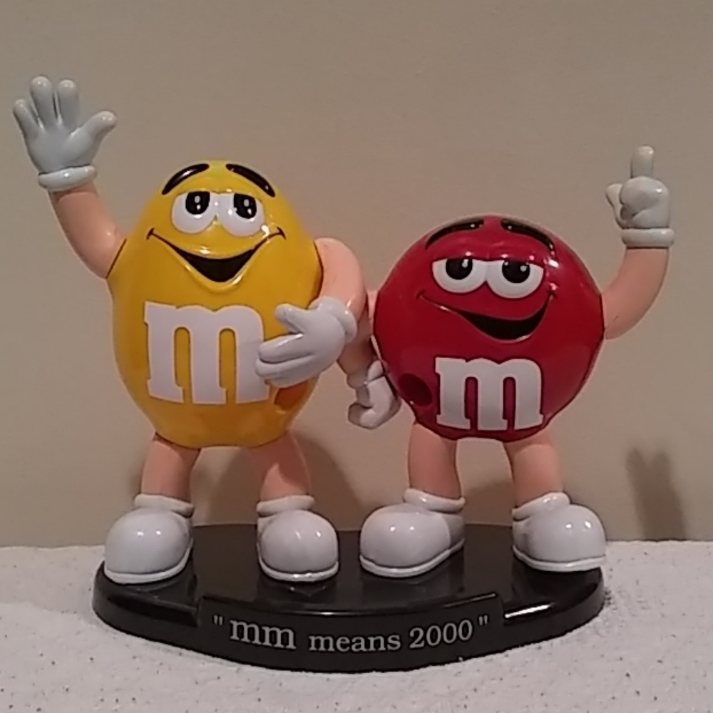 M&M's Yellow & Red Millennium Dispenser w/ Brown Base #0119